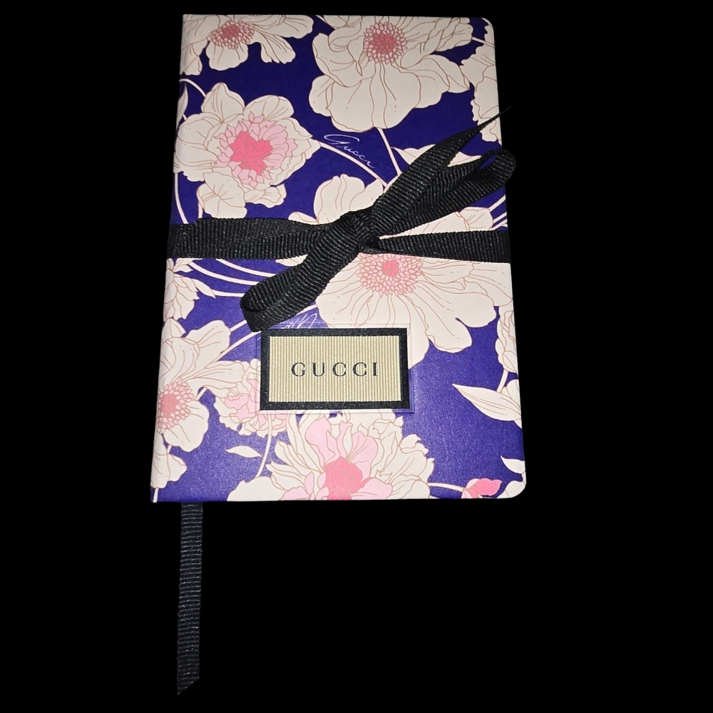 New Gucci Floral Pocket Notebook!